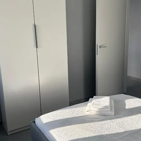 Casa Angelina Vista Mare E Monaco A Apartment Grimaldi (Liguria)